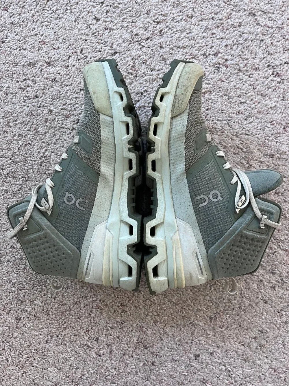 ON Mens Cloudrock Waterproof Hiking Boots Men’s Size 9.5